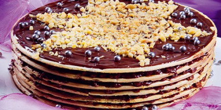 Oblátková torta  s čokoládovo-orieškovým krémom